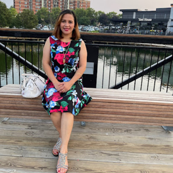 Meet your Posher, Heidi - Picture 1 of 1